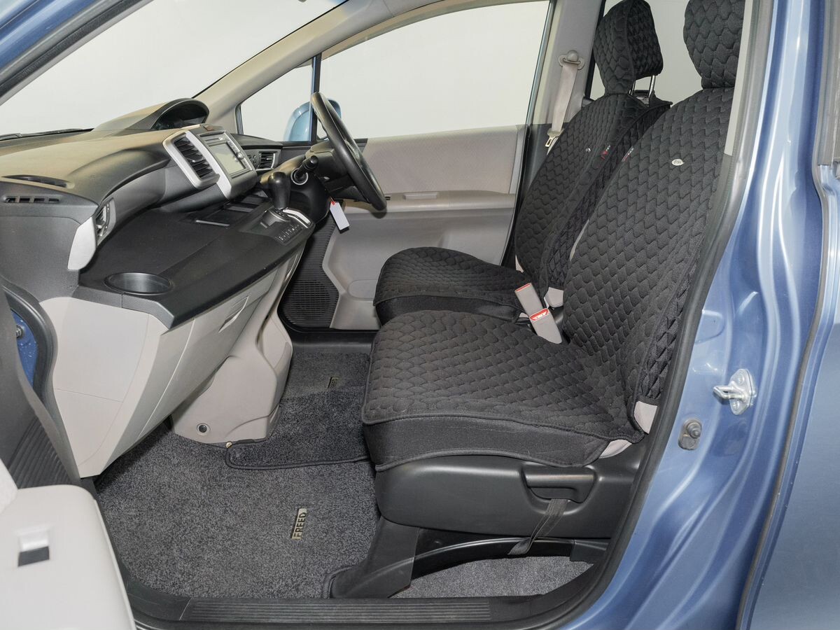 Honda Freed 2010 - фото автомобиля