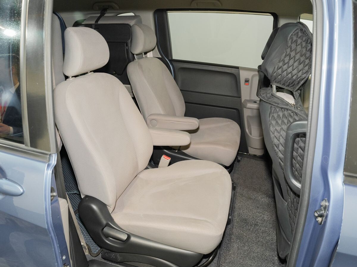 Honda Freed 2010 - фото автомобиля