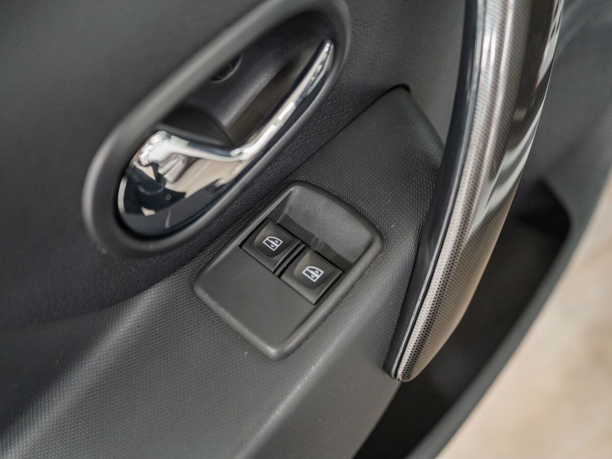 Renault Sandero Stepway 2020 - фото автомобиля