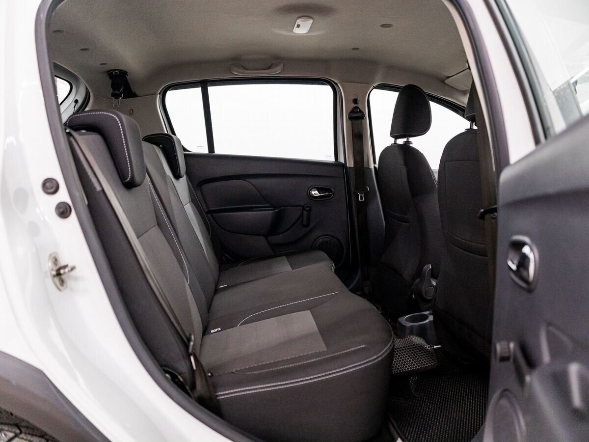 Renault Sandero Stepway 2020 - фото автомобиля