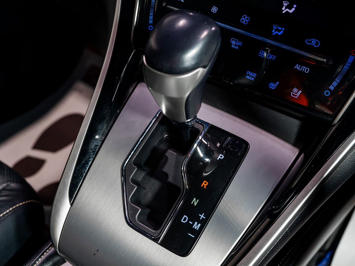 Toyota Harrier 2017 - фото автомобиля