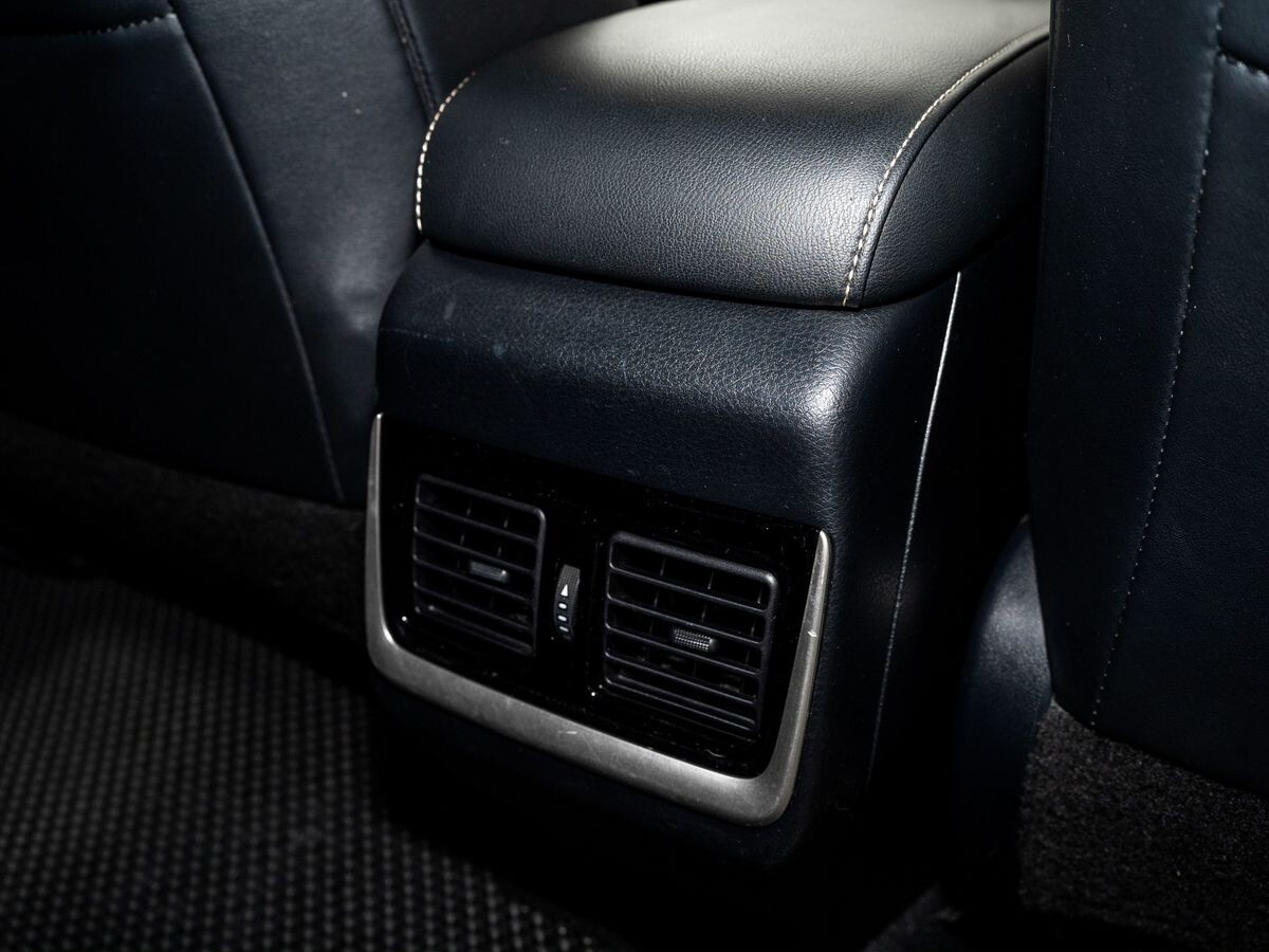 Toyota Harrier 2017 - фото автомобиля