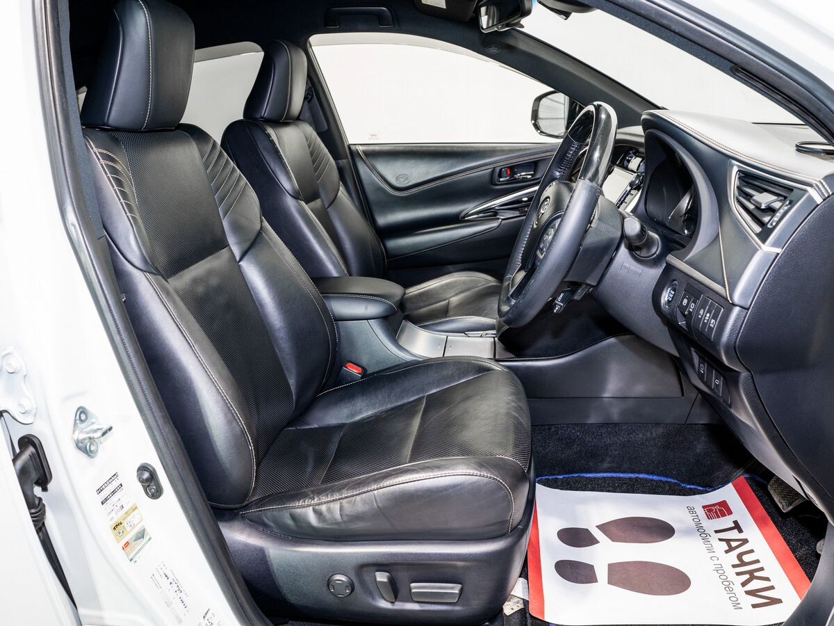 Toyota Harrier 2017 - фото автомобиля