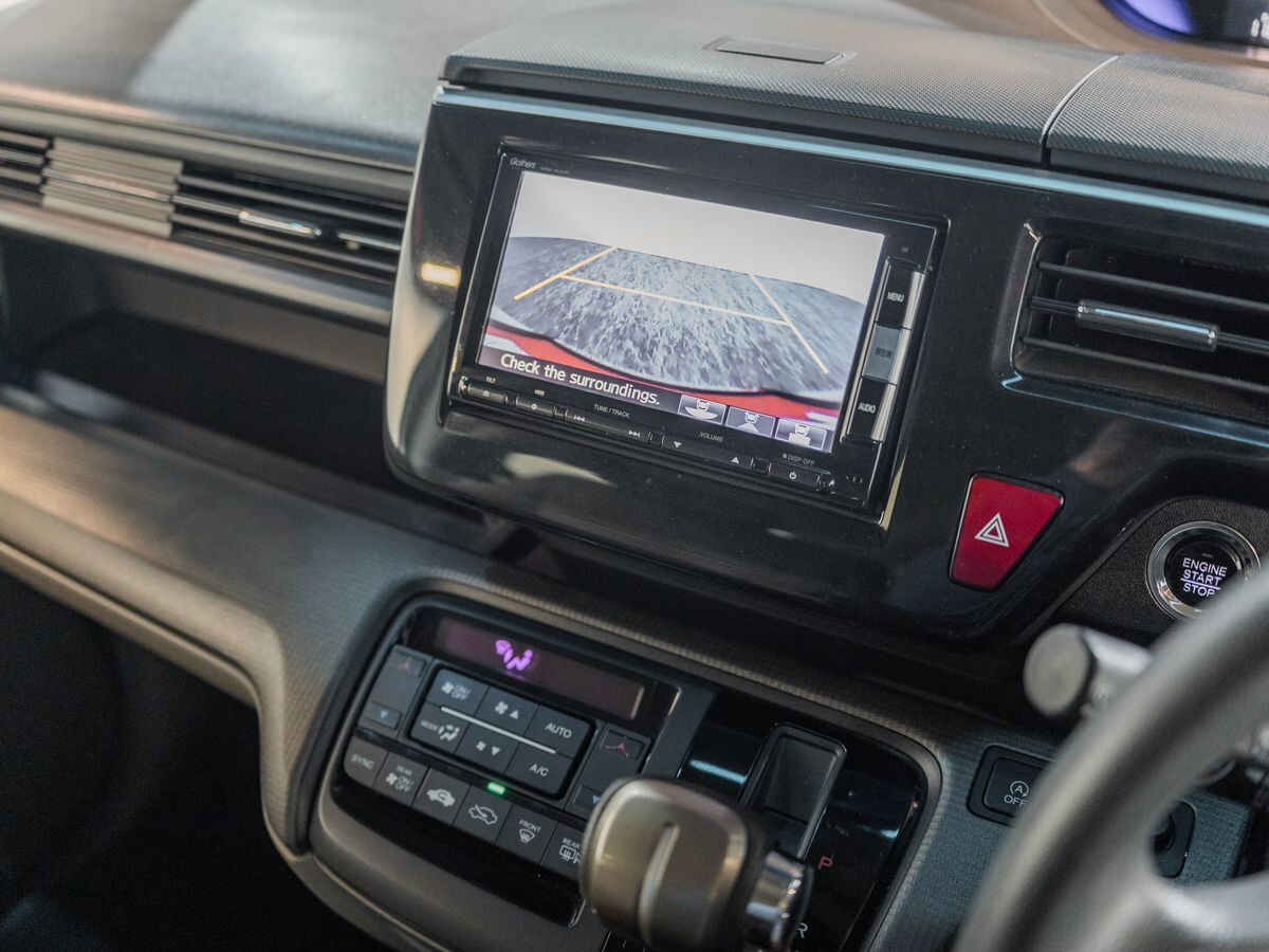 Honda Stepwgn 2015 - фото автомобиля