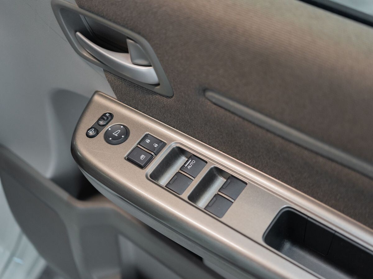 Honda Stepwgn 2015 - фото автомобиля