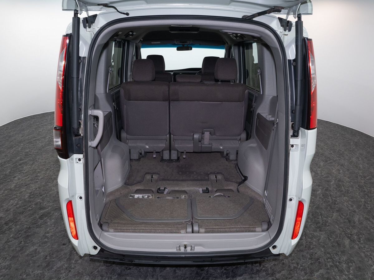 Honda Stepwgn 2015 - фото автомобиля