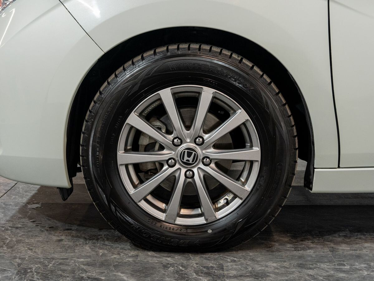 Honda Stepwgn 2015 - фото автомобиля