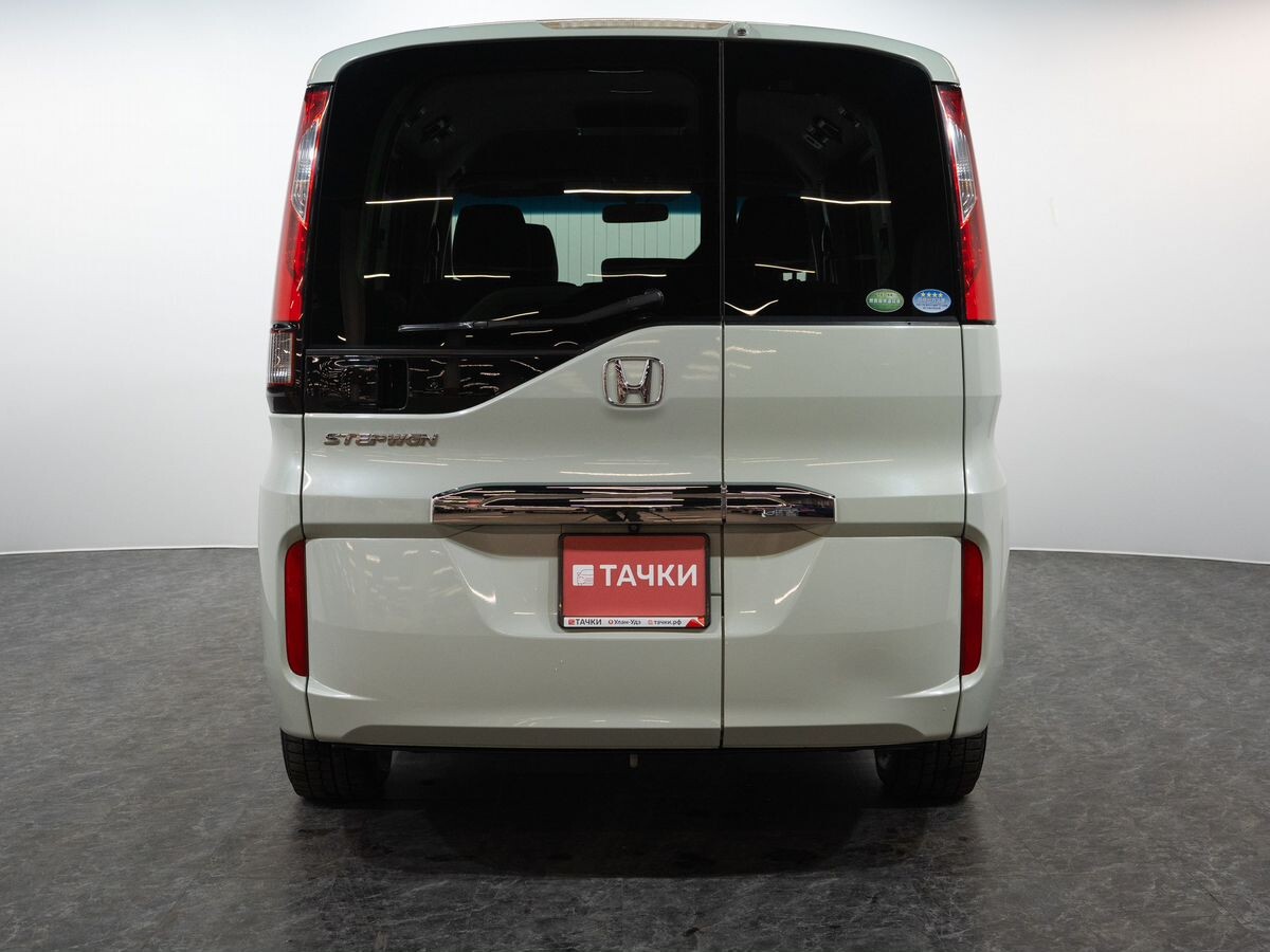 Honda Stepwgn 2015 - фото автомобиля