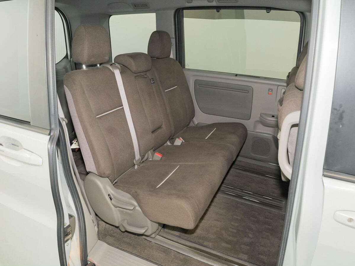 Honda Stepwgn 2015 - фото автомобиля