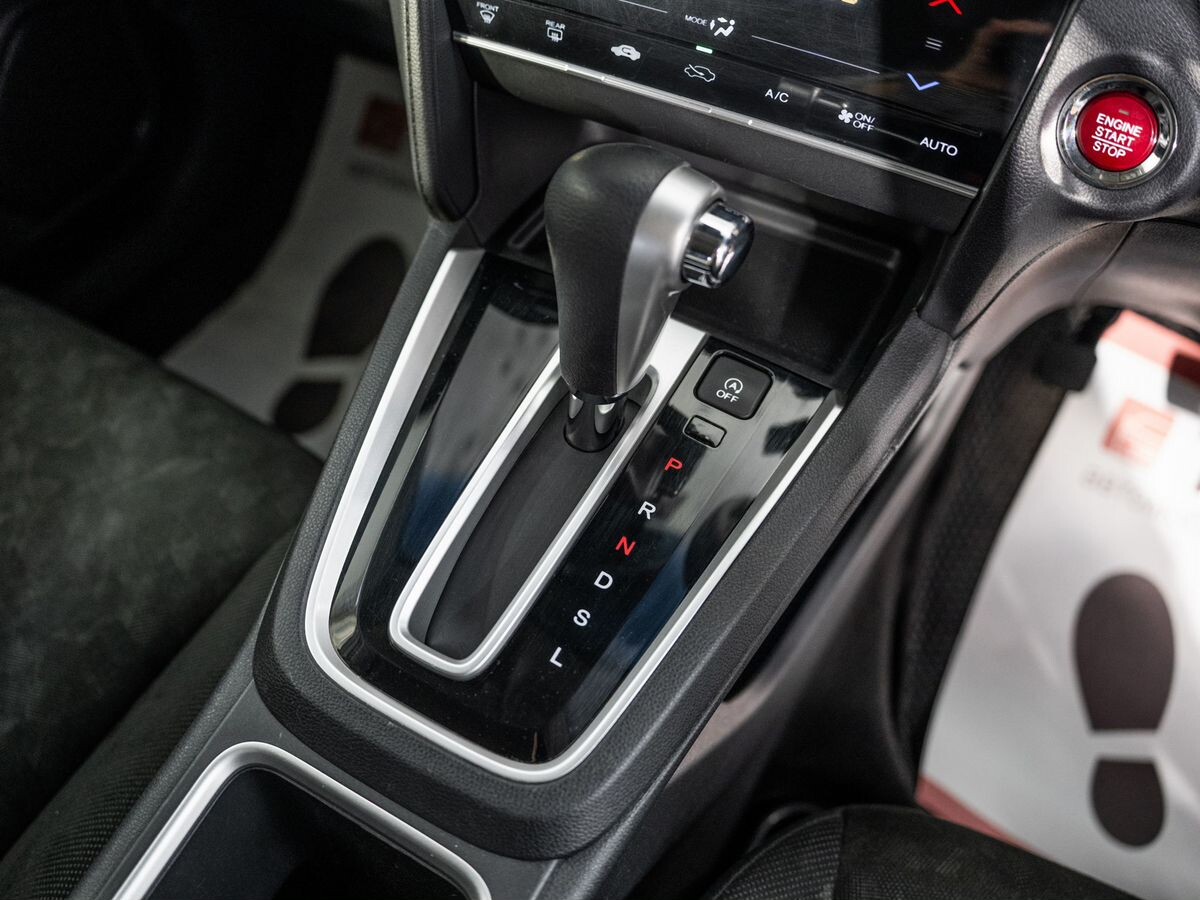 Honda Shuttle 2015 - фото автомобиля