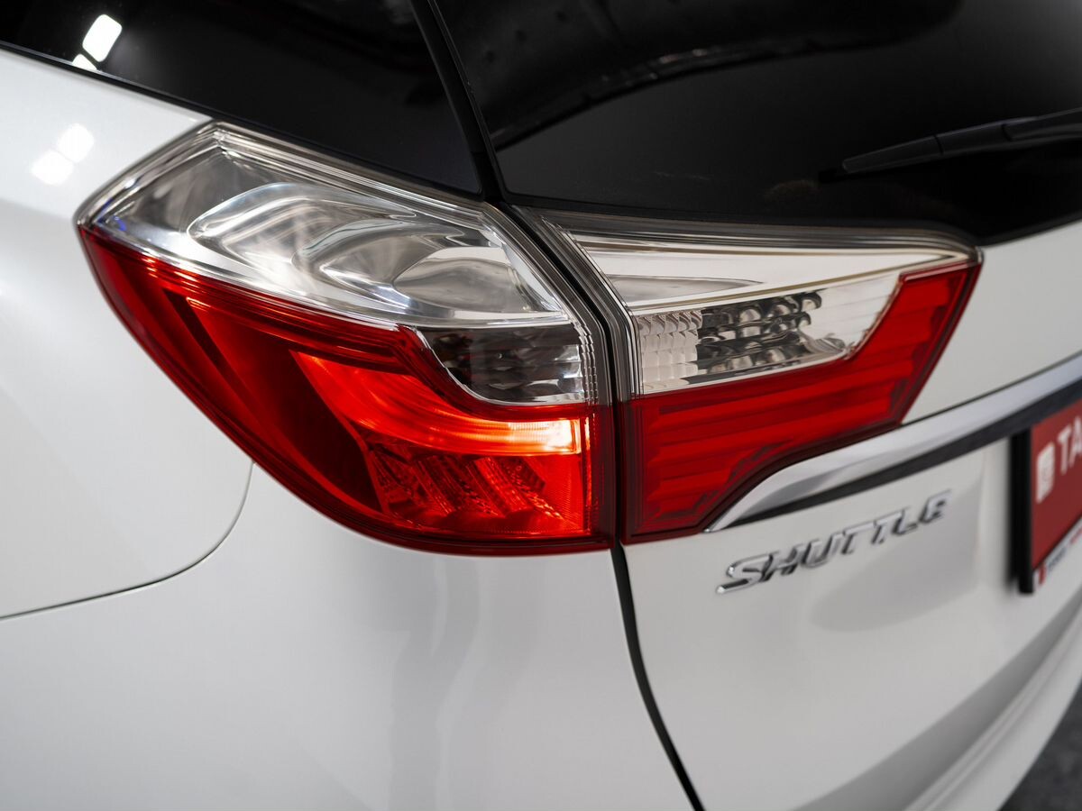 Honda Shuttle 2015 - фото автомобиля