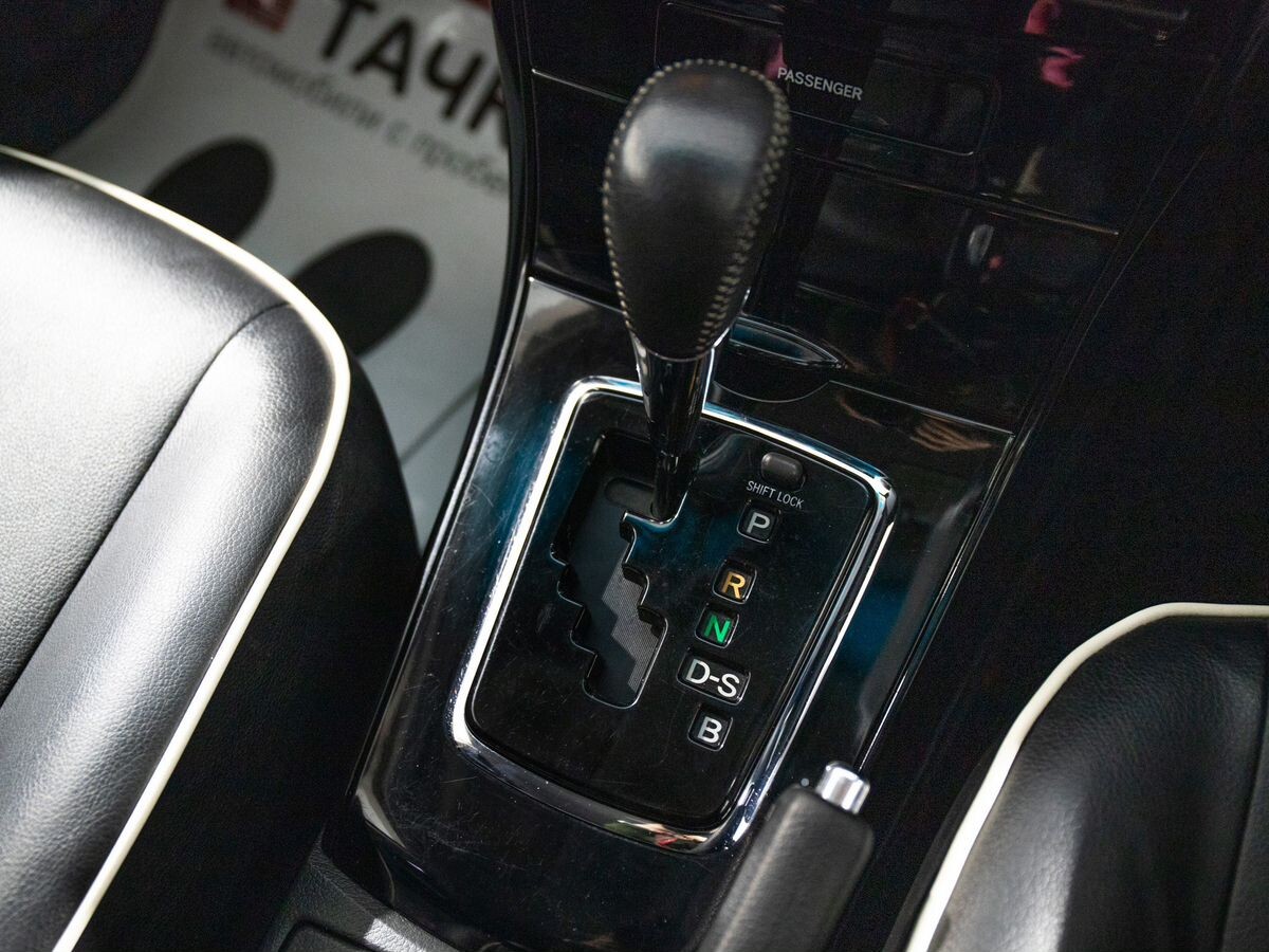 Toyota Corolla Fielder 2011 - фото автомобиля