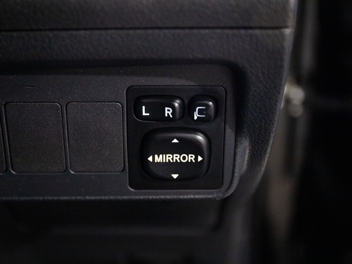 Toyota Corolla Fielder 2011 - фото автомобиля