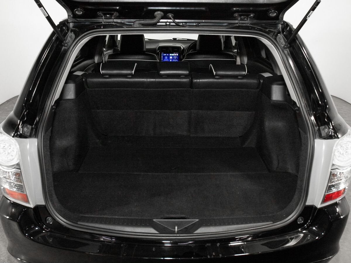 Toyota Corolla Fielder 2011 - фото автомобиля