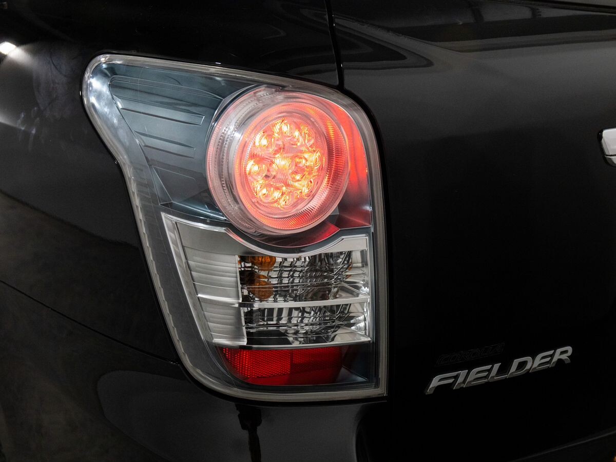 Toyota Corolla Fielder 2011 - фото автомобиля