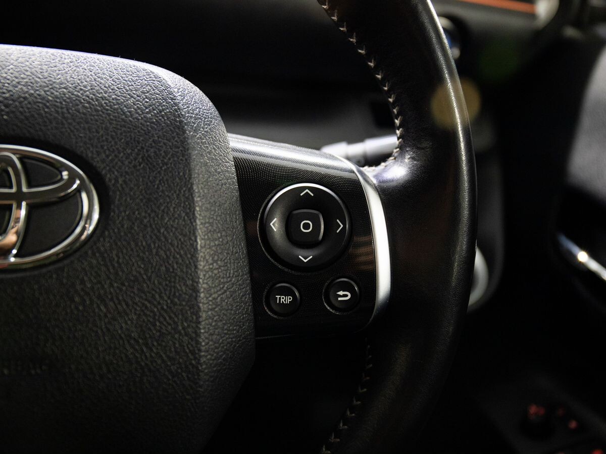 Toyota Sienta 2015 - фото автомобиля