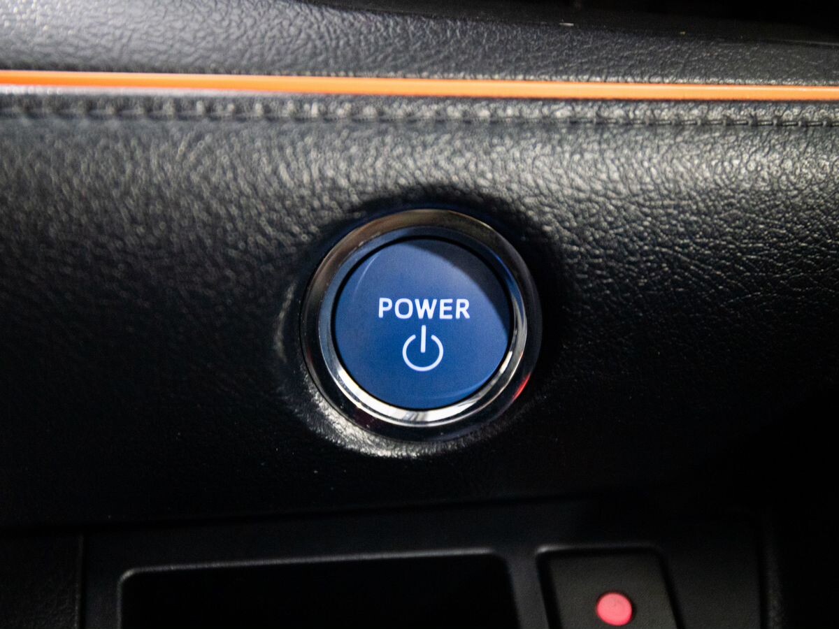 Toyota Sienta 2015 - фото автомобиля