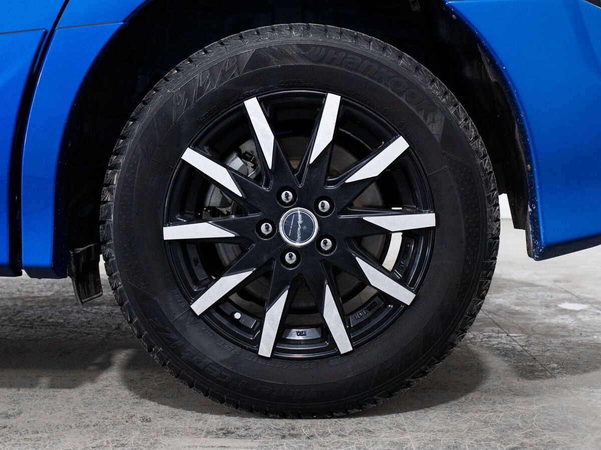 Toyota Sienta 2015 - фото автомобиля