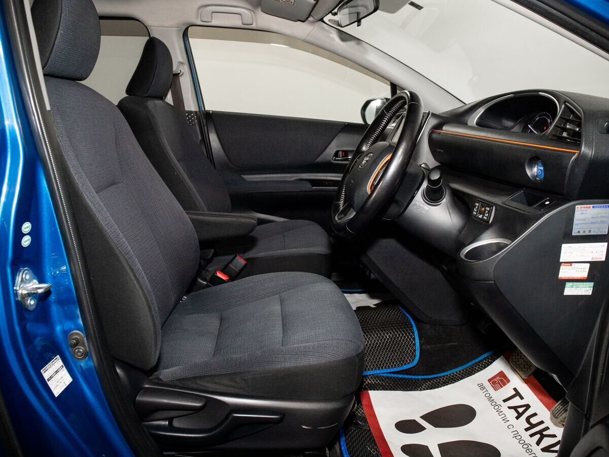 Toyota Sienta 2015 - фото автомобиля