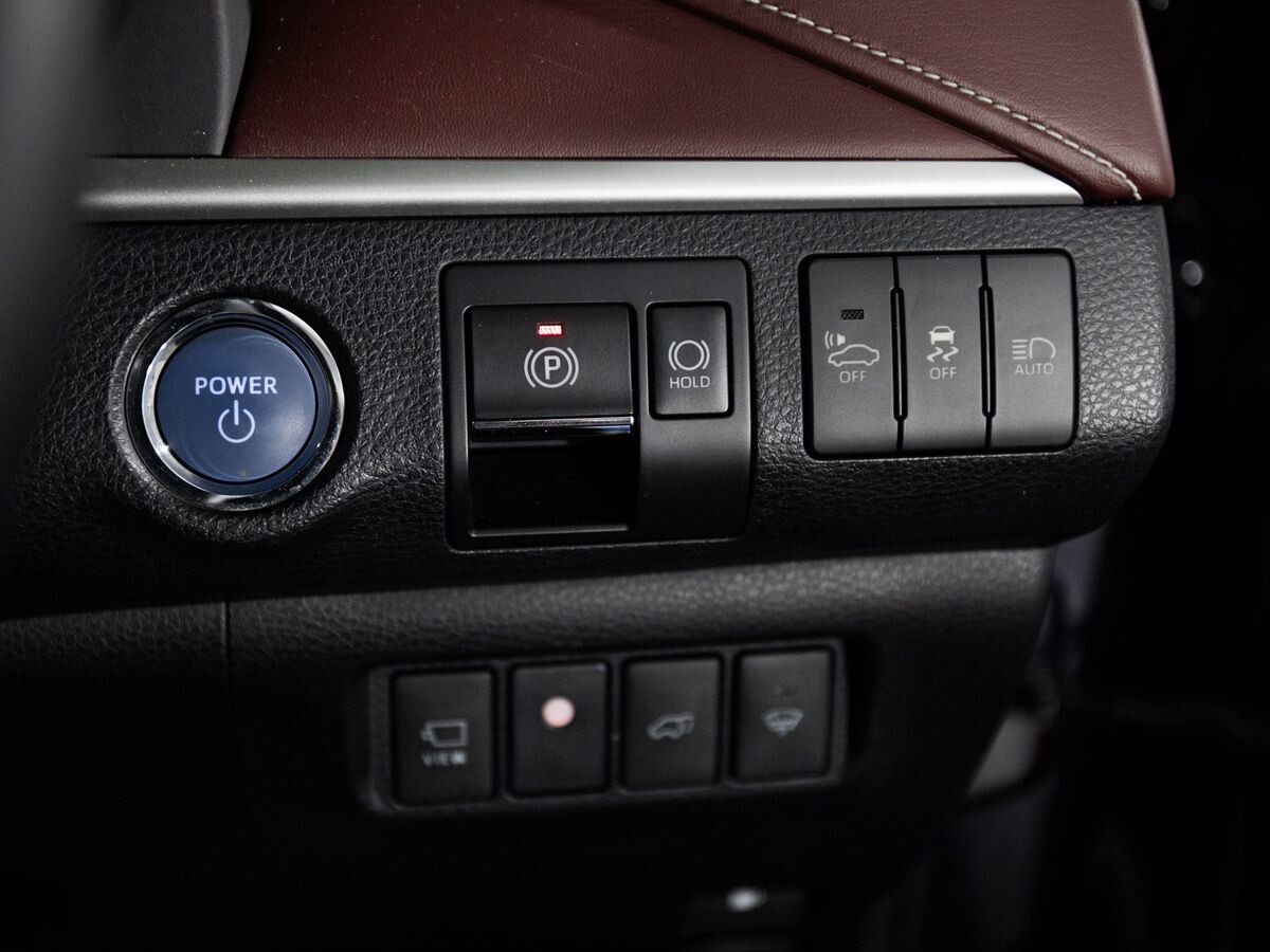 Toyota Harrier 2017 - фото автомобиля