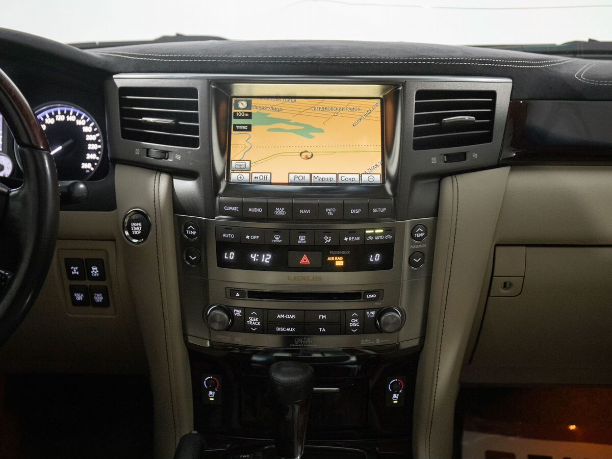 Lexus LX570 2011 - фото автомобиля