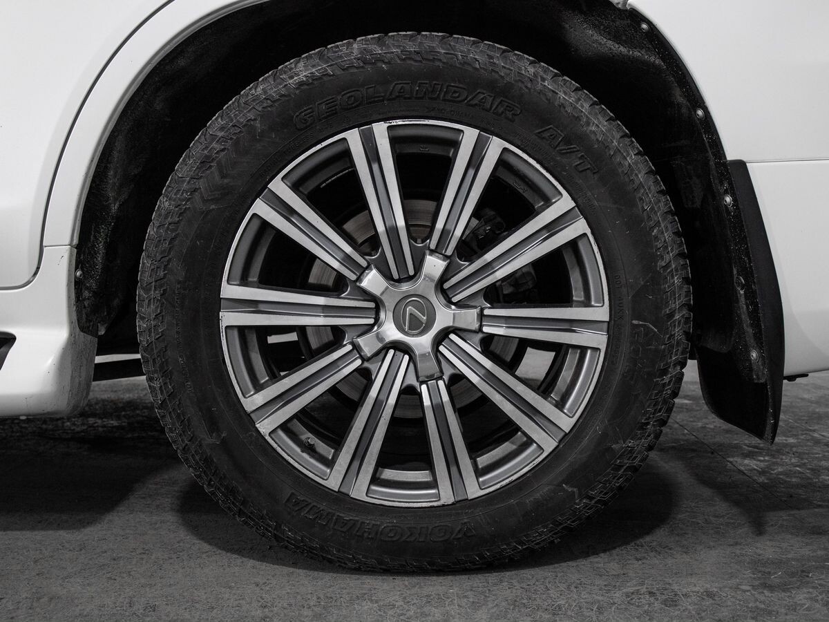 Lexus LX570 2011 - фото автомобиля