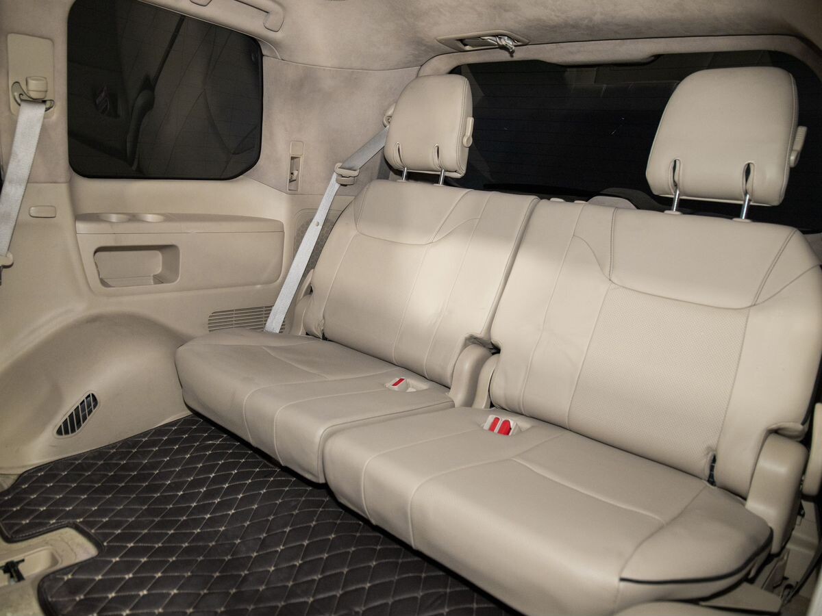 Lexus LX570 2011 - фото автомобиля