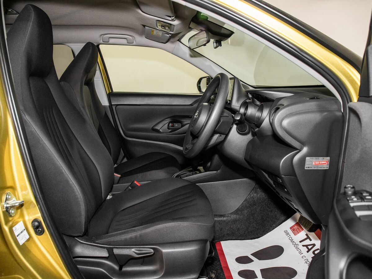 Toyota Yaris Cross 2021 - фото автомобиля