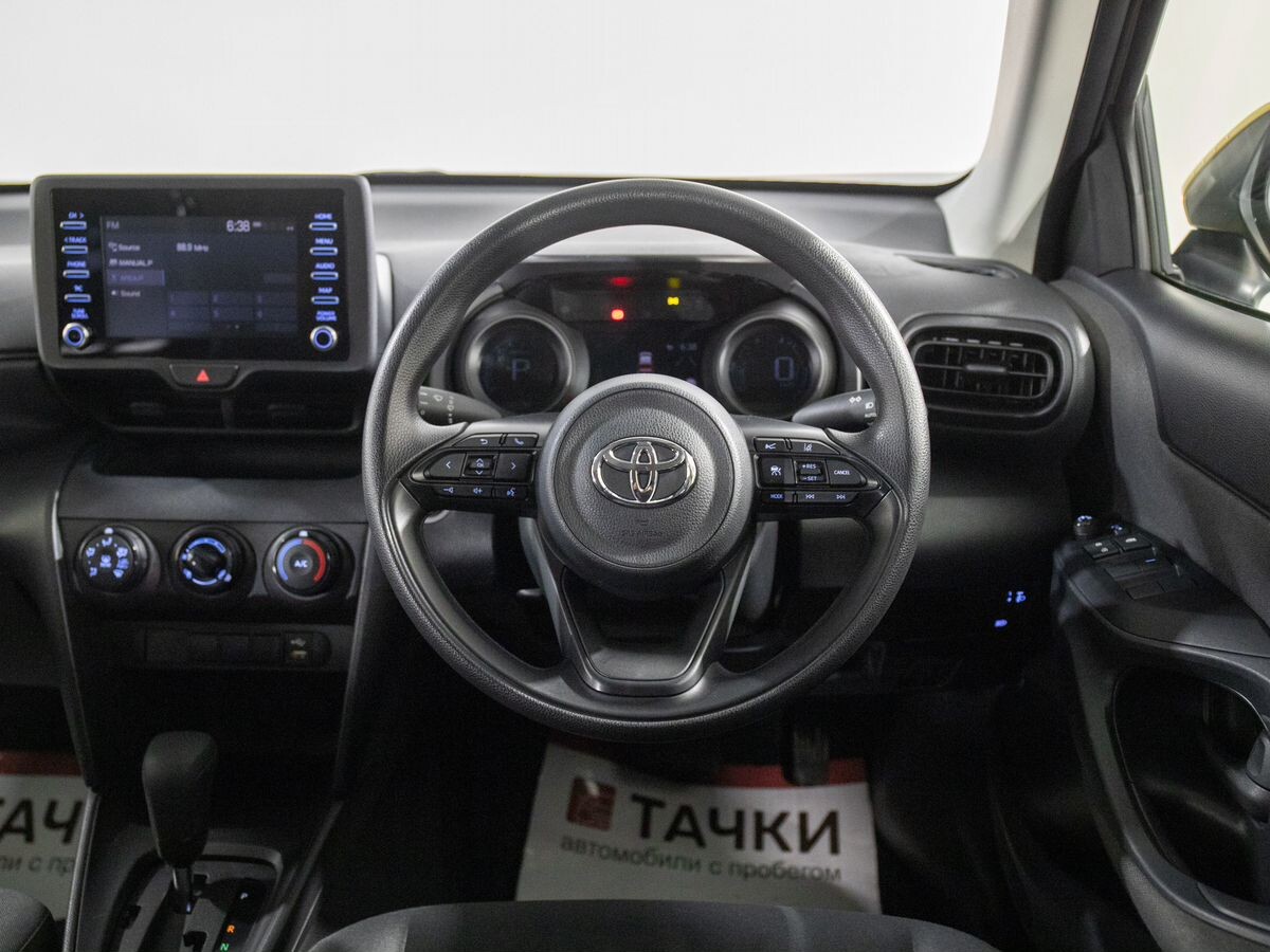 Toyota Yaris Cross 2021 - фото автомобиля