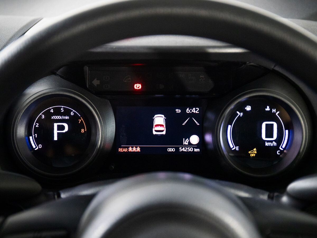 Toyota Yaris Cross 2021 - фото автомобиля