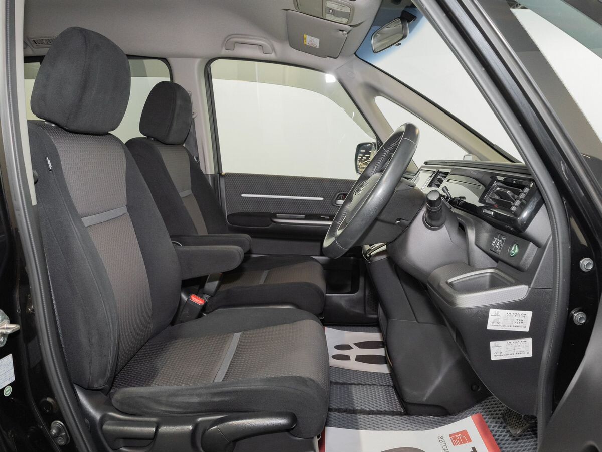 Honda Stepwgn 2015 - фото автомобиля