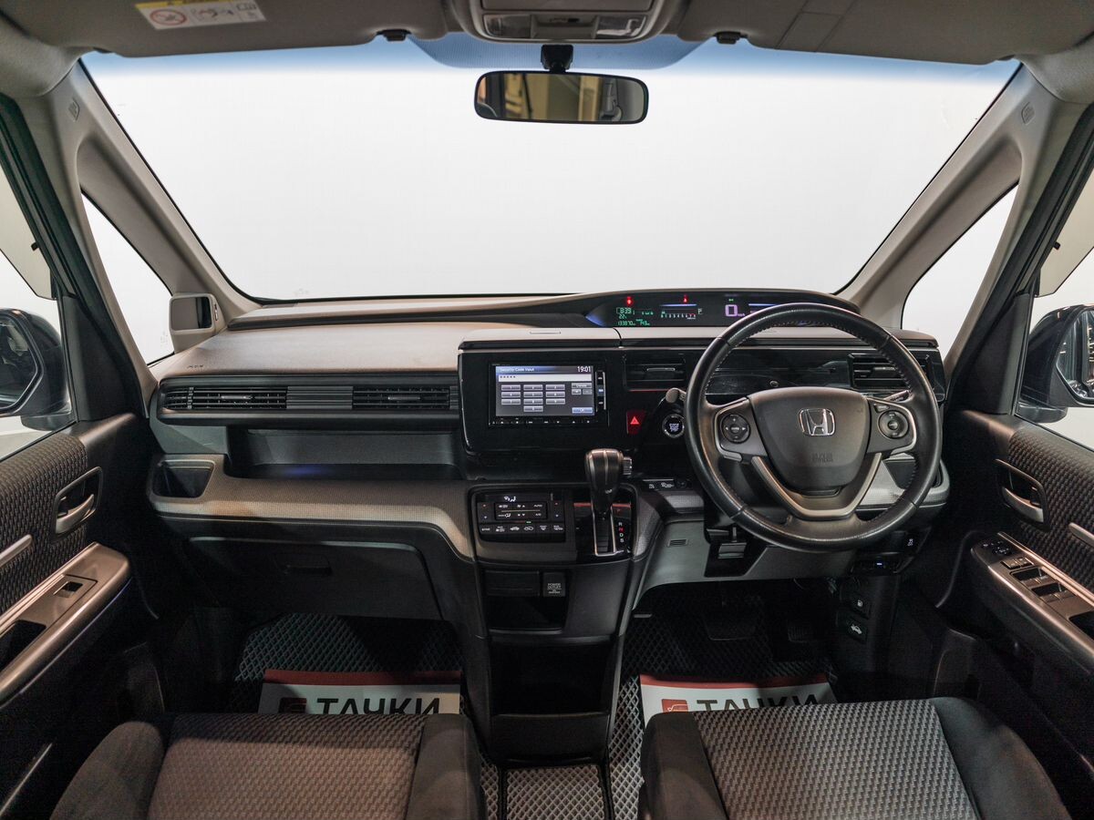 Honda Stepwgn 2015 - фото автомобиля