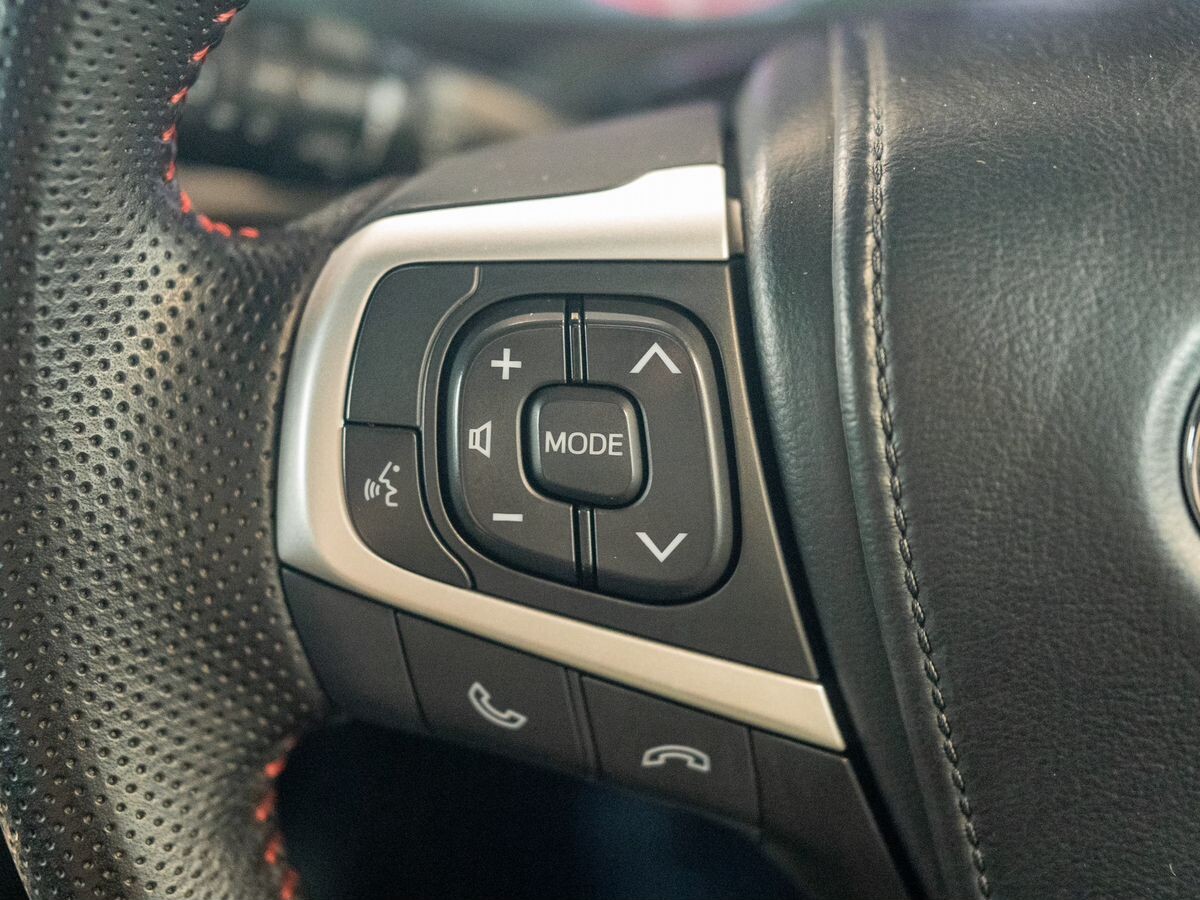 Toyota Harrier 2017 - фото автомобиля