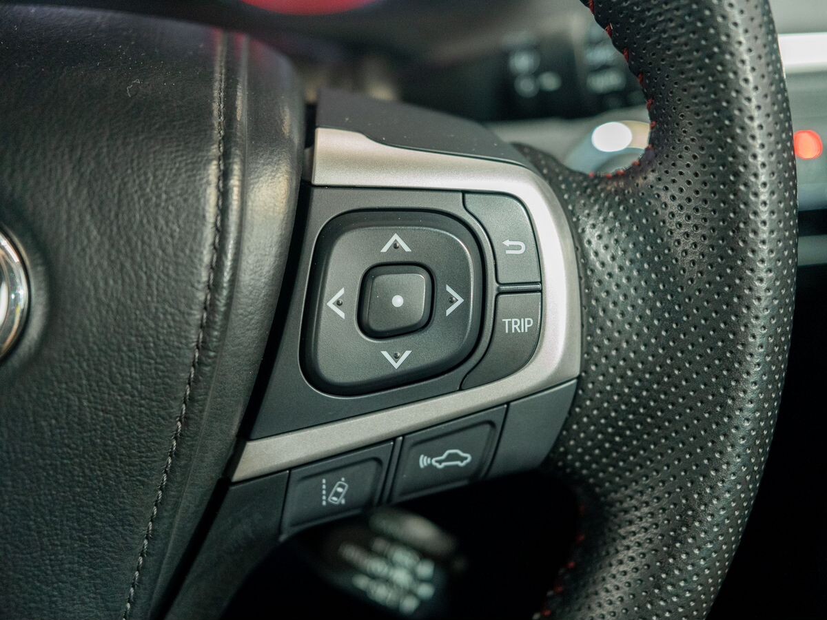 Toyota Harrier 2017 - фото автомобиля