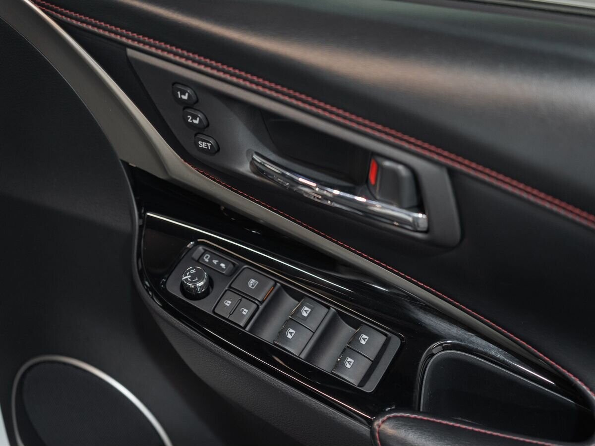 Toyota Harrier 2017 - фото автомобиля