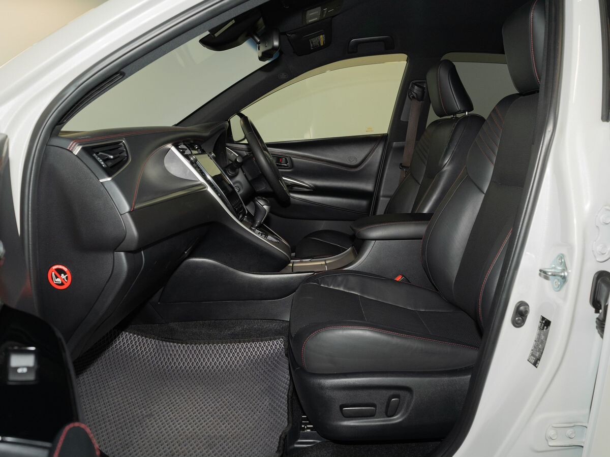 Toyota Harrier 2017 - фото автомобиля