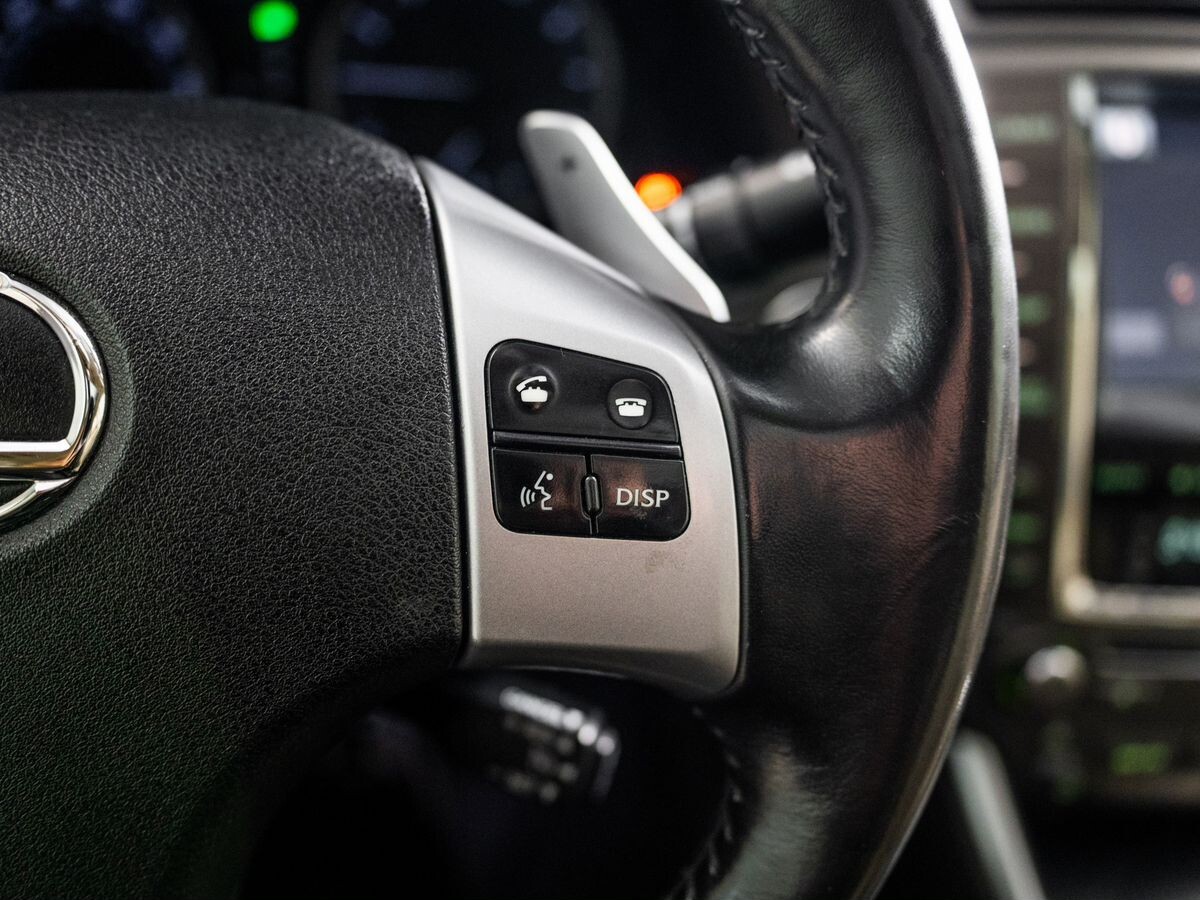Lexus IS 2011 - фото автомобиля