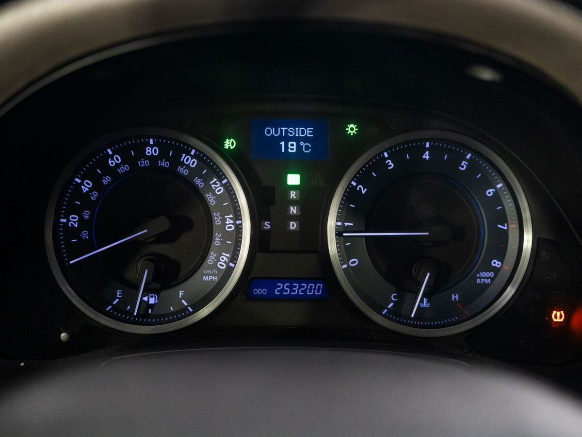 Lexus IS 2011 - фото автомобиля