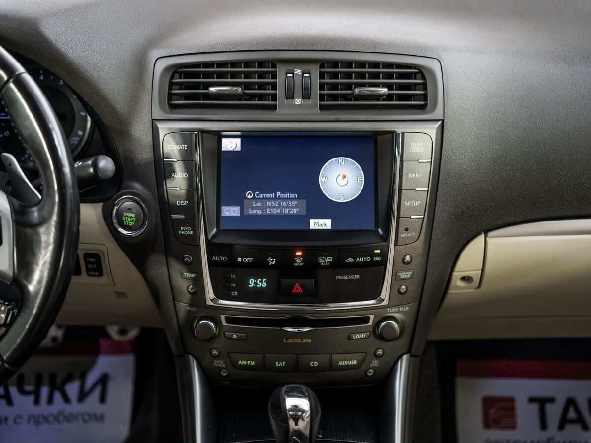 Lexus IS 2011 - фото автомобиля