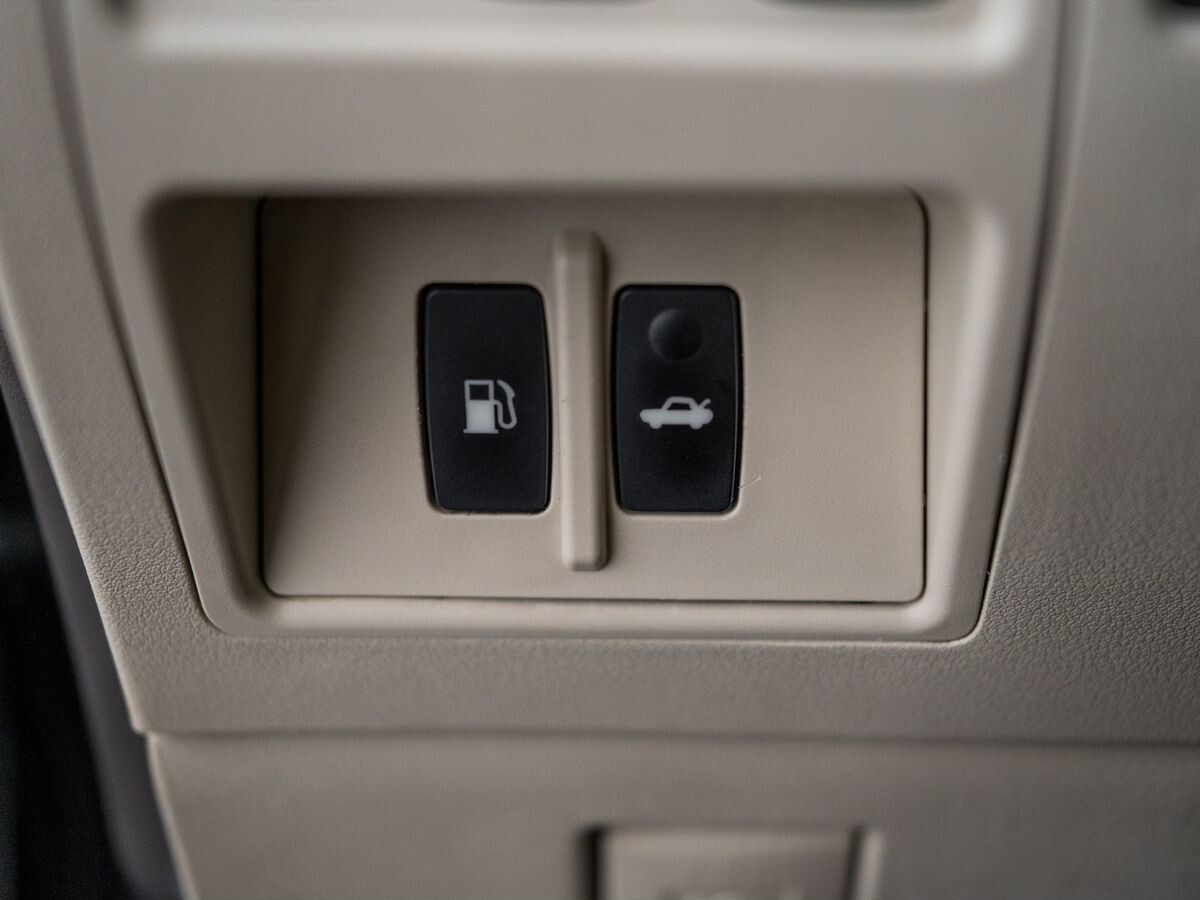 Lexus IS 2011 - фото автомобиля