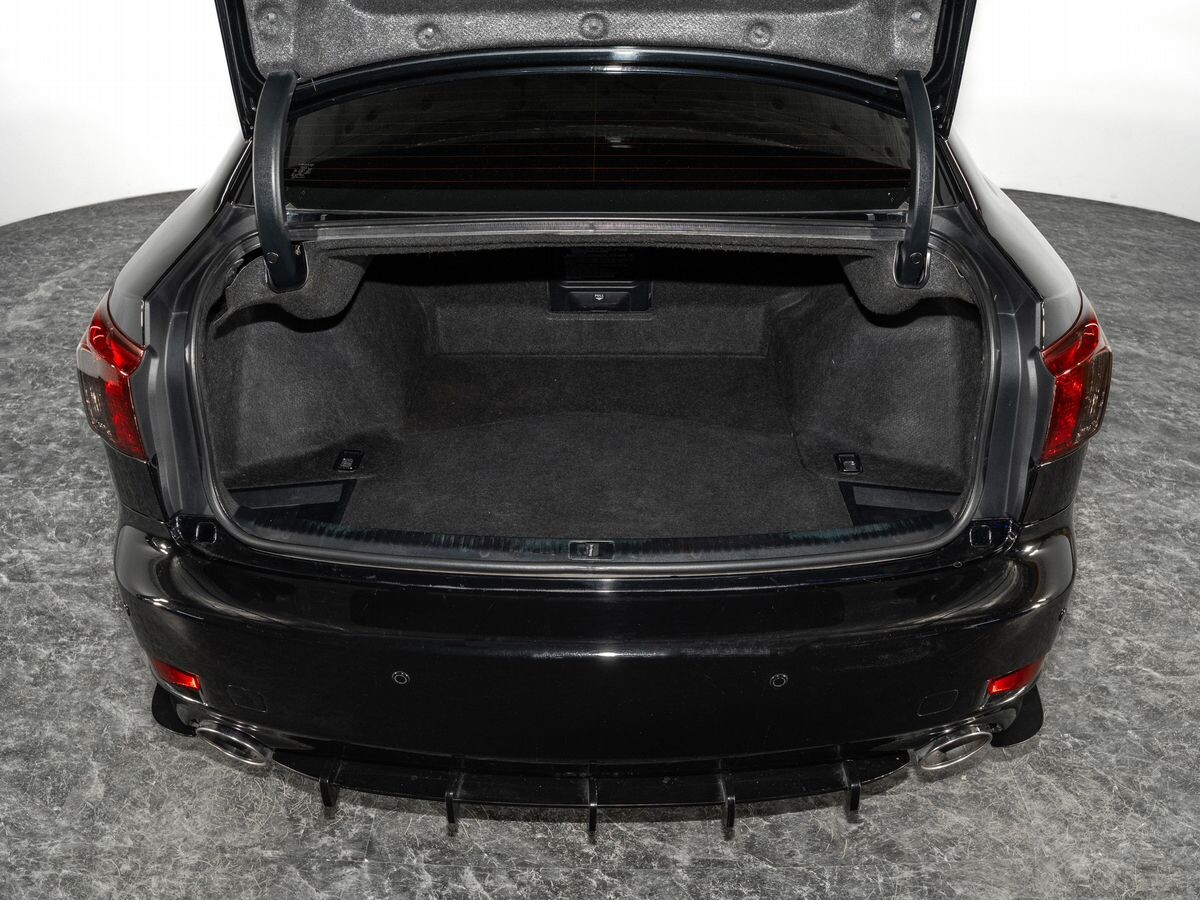 Lexus IS 2011 - фото автомобиля