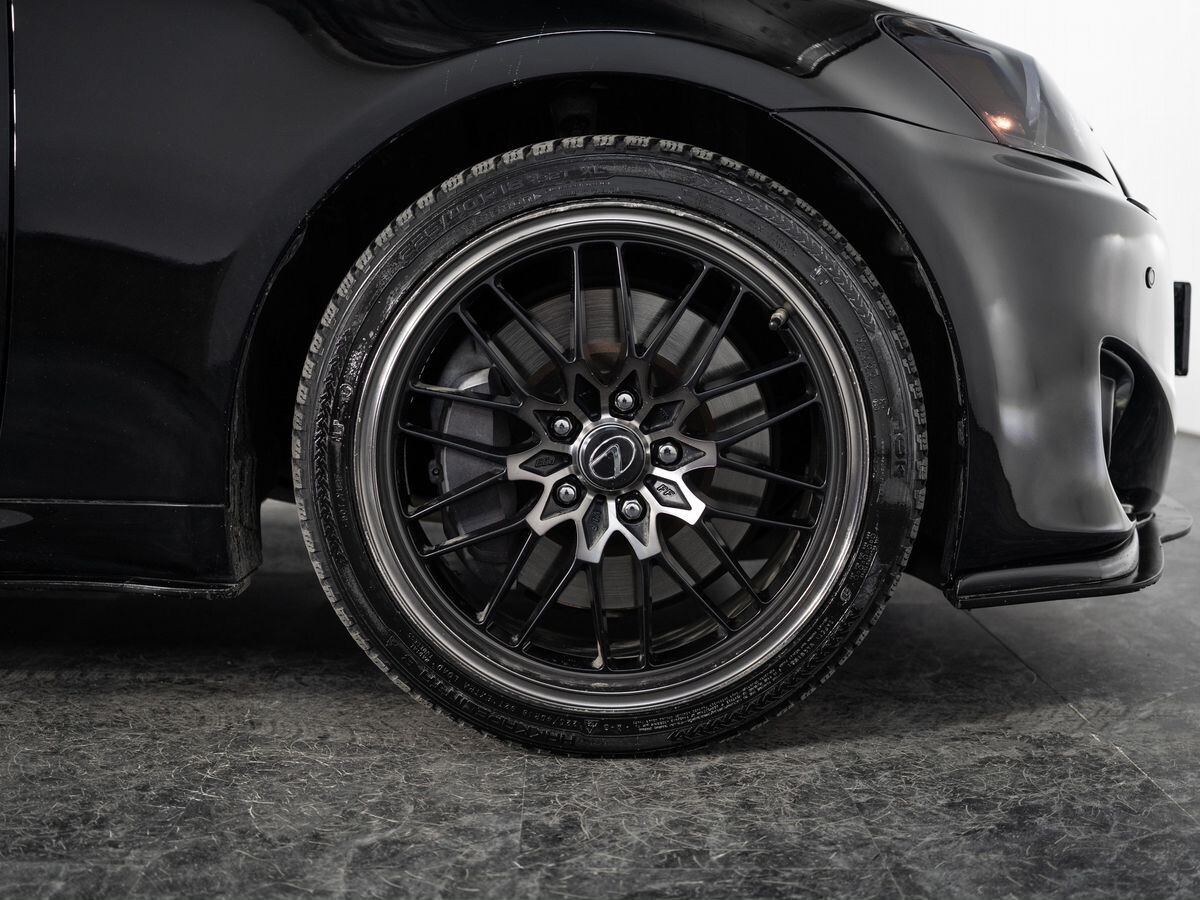 Lexus IS 2011 - фото автомобиля