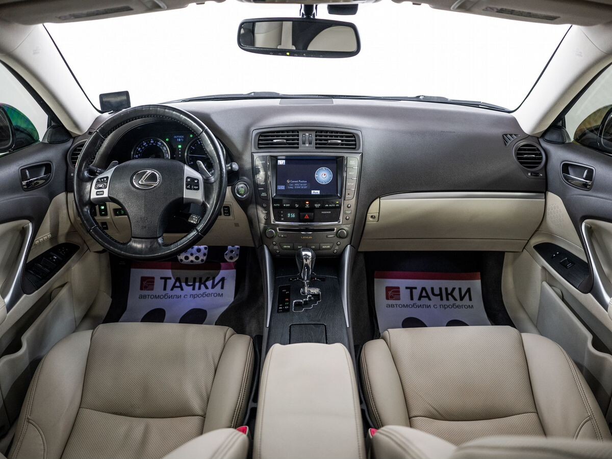 Lexus IS 2011 - фото автомобиля