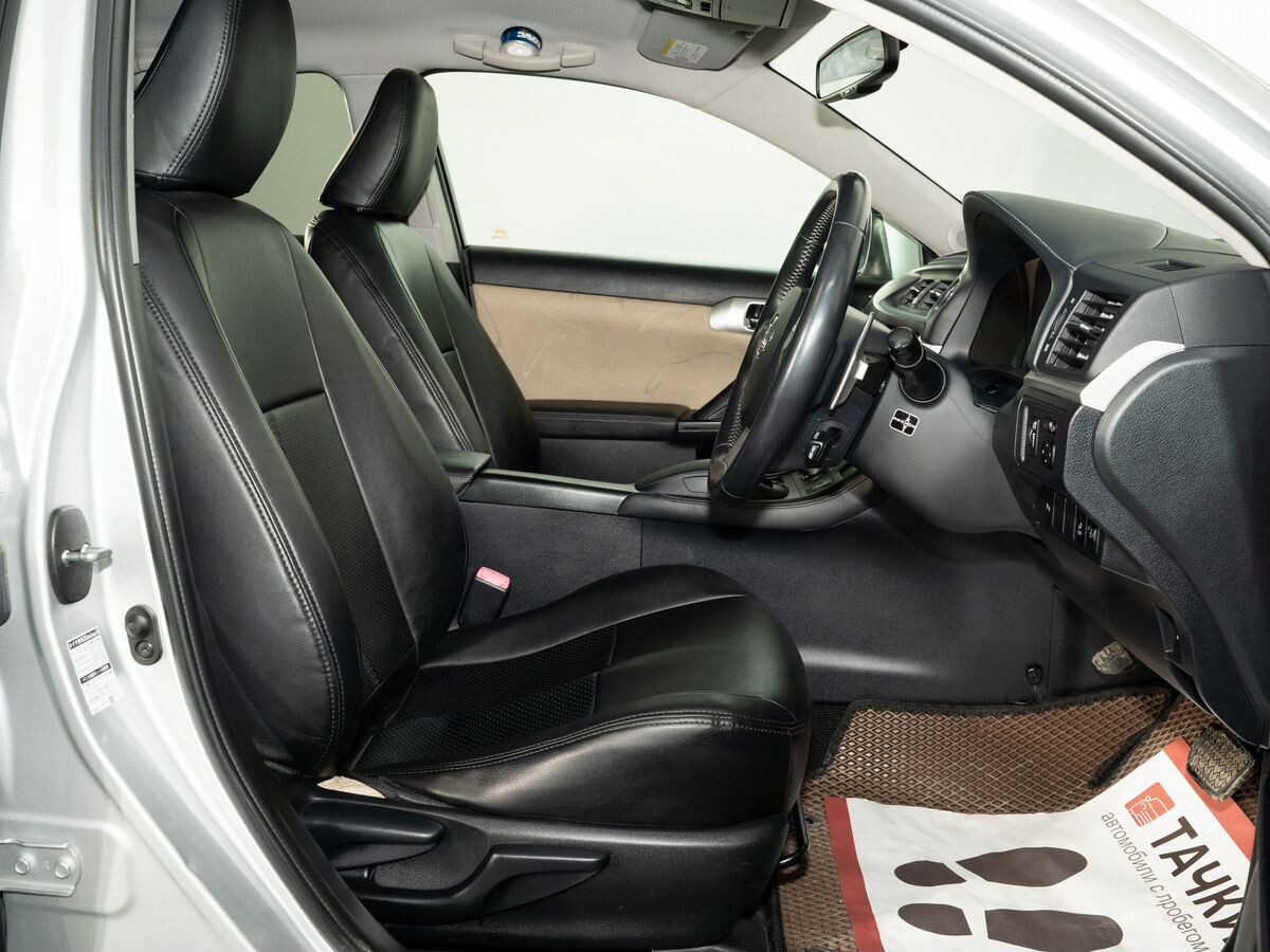 Lexus CT 2012 - фото автомобиля