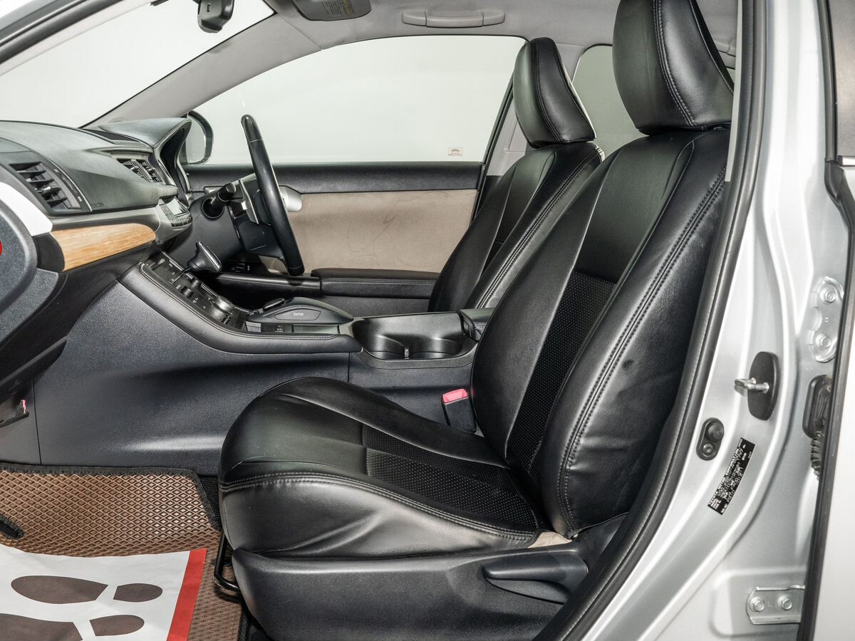 Lexus CT 2012 - фото автомобиля