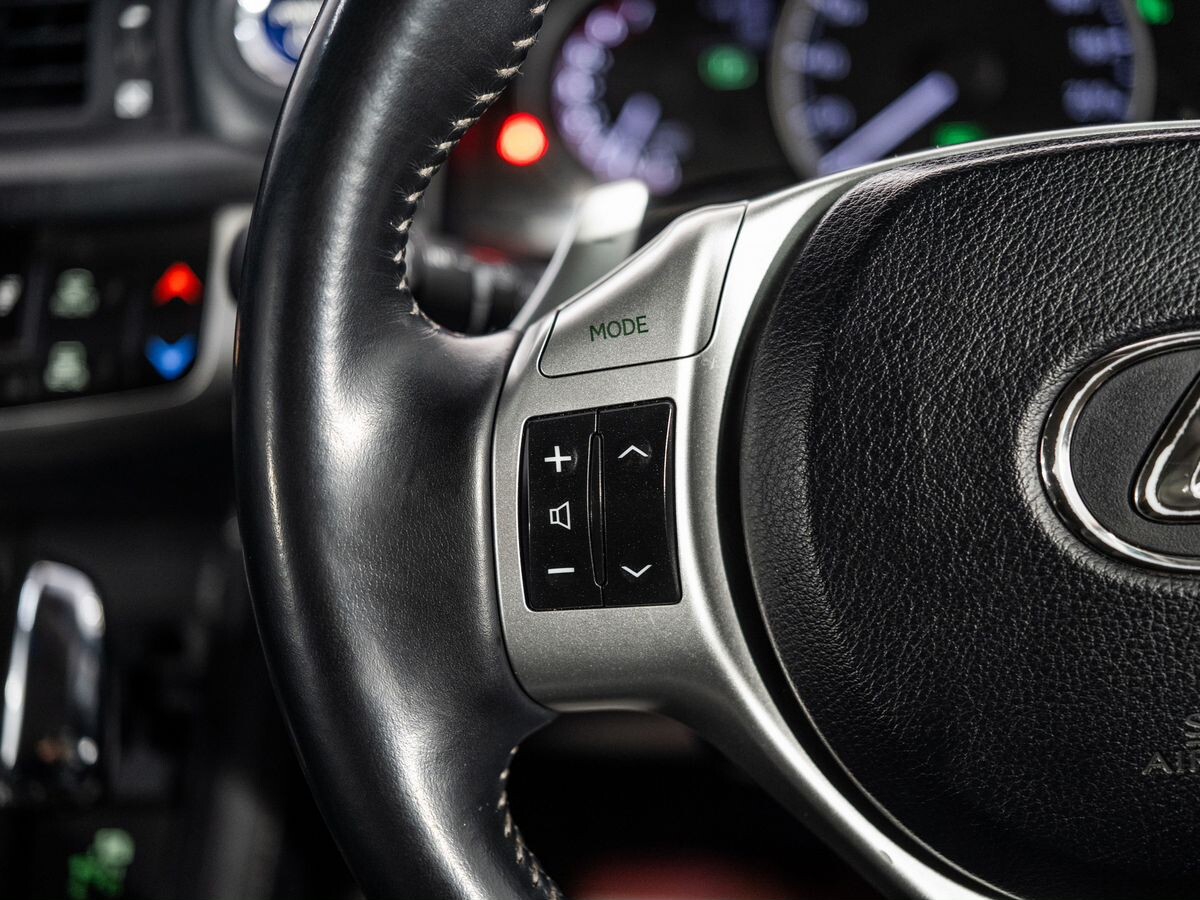 Lexus CT 2012 - фото автомобиля