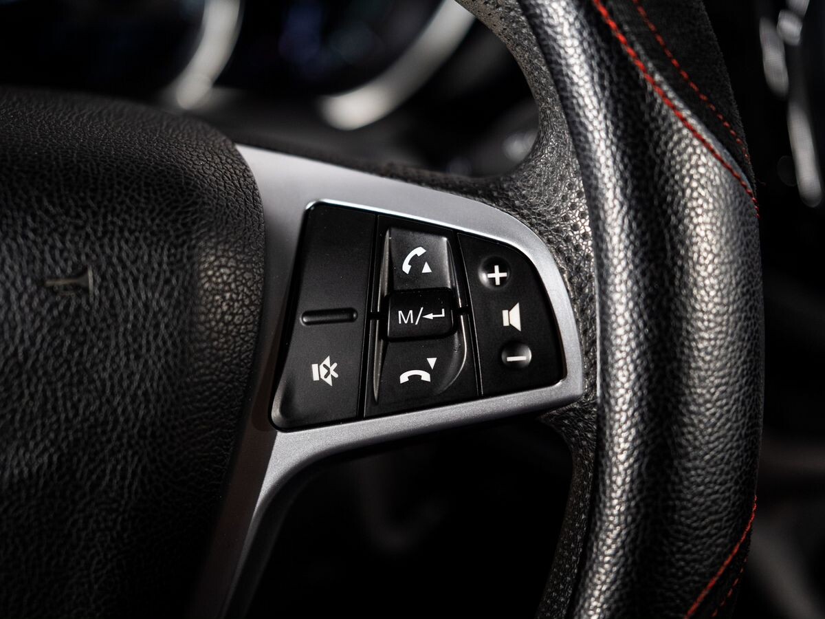 Lada (ВАЗ) Vesta 2017 - фото автомобиля