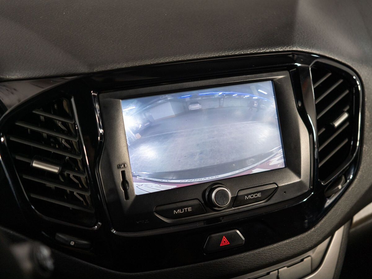 Lada (ВАЗ) Vesta 2017 - фото автомобиля