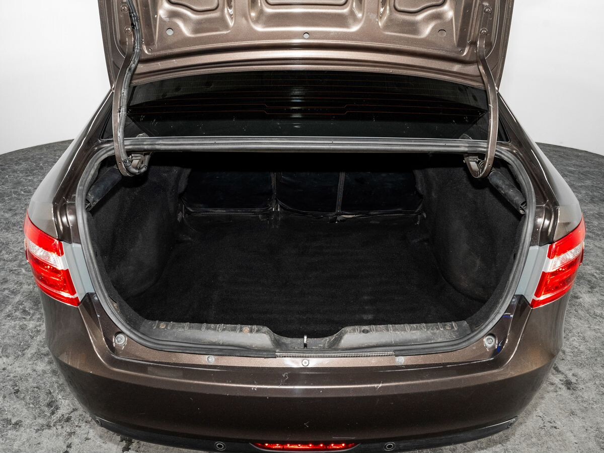 Lada (ВАЗ) Vesta 2017 - фото автомобиля