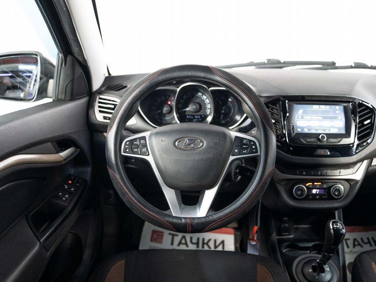 Lada (ВАЗ) Vesta 2017 - фото автомобиля